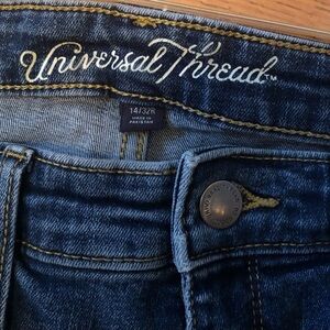 Universal Threads Women's Distressed Skinny Blue Jeans Size 33